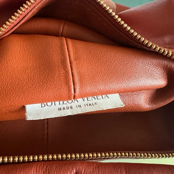 Bottega Veneta mini double knot, pumpkin color - Picture 8 of 11